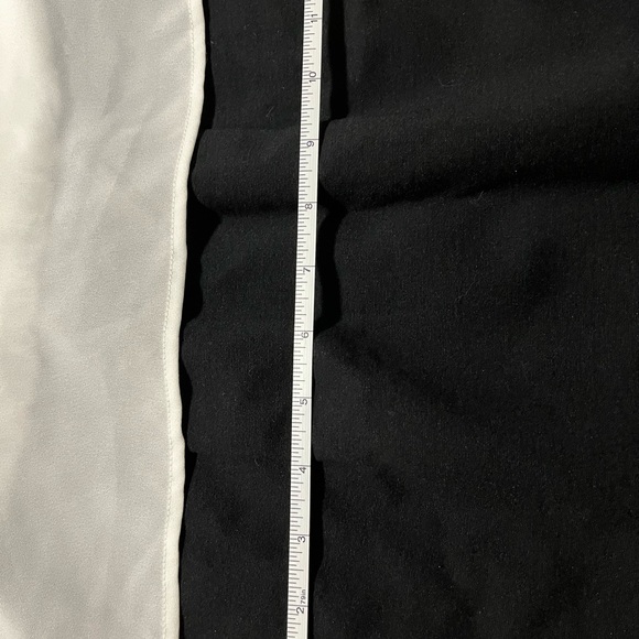 H&M black and white fitted dress - Picture 8 of 8